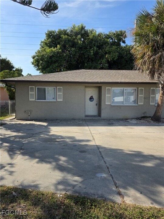 4638 Santa Barbara Blvd in Cape Coral, FL - Building Photo