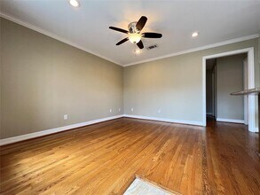 4719 Clay St in Houston, TX - Building Photo - Building Photo