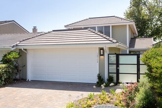 32142 Beachfront Ln in Westlake Village, CA - Building Photo - Building Photo