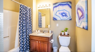 1780 Broadway St, Unit APARTMENT 209-A in Ann Arbor, MI - Foto de edificio - Building Photo