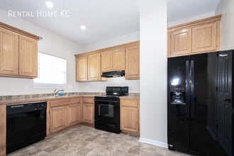 1952 N 80th Ct in Kansas City, KS - Building Photo - Building Photo