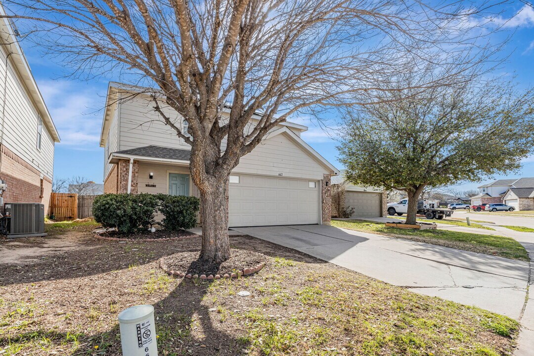 6612 Waterhill Ln in Fort Worth, TX - Building Photo