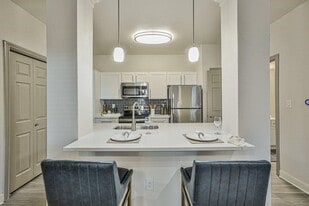 12592 Whittington Dr in Houston, TX - Building Photo