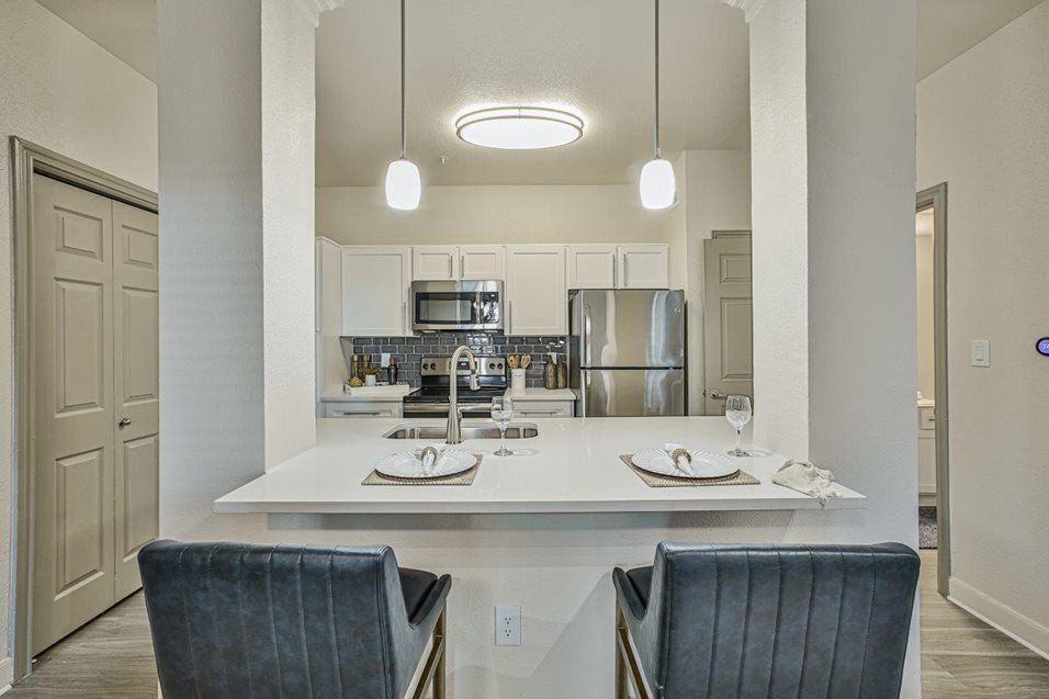 12592 Whittington Dr in Houston, TX - Building Photo