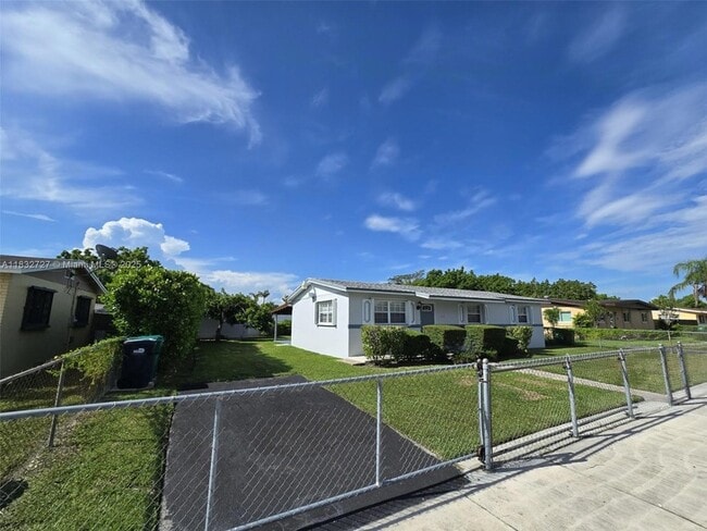 11510 SW 181st Terrace in Miami, FL - Building Photo - Building Photo