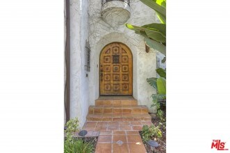 268 S Orange Dr in Los Angeles, CA - Building Photo - Building Photo