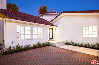 10221 Briarwood Dr in Los Angeles, CA - Building Photo - Building Photo