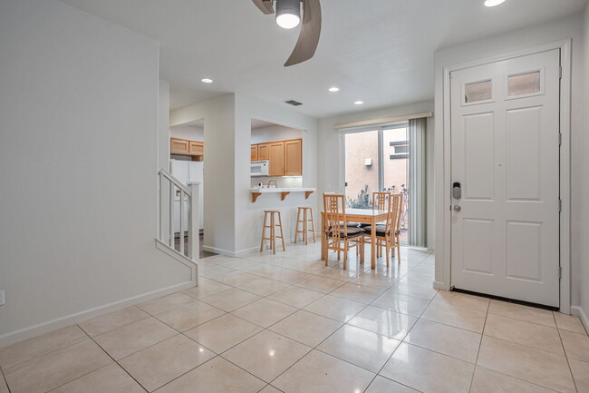 1658 Glenmore Dr in Fairfield, CA - Building Photo - Building Photo