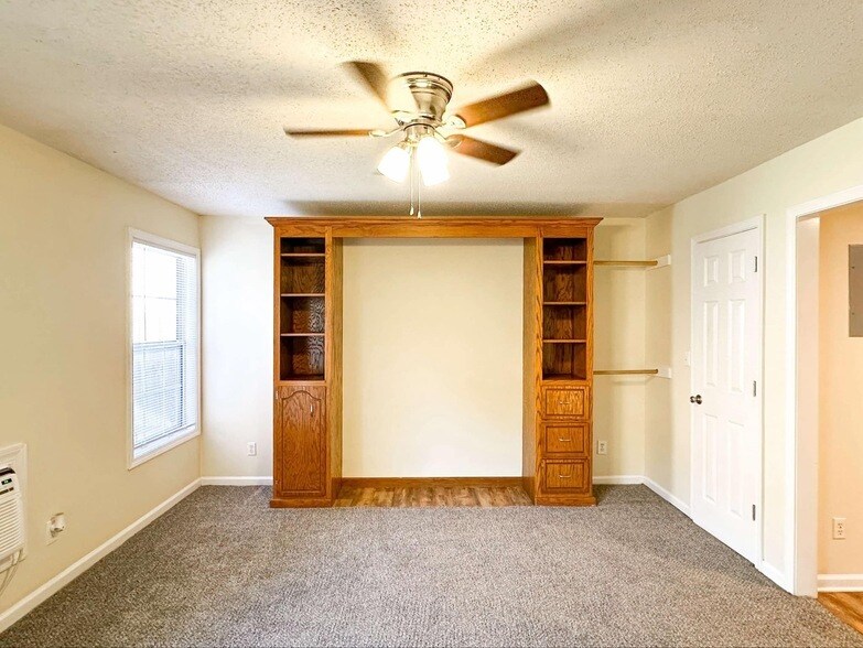 100 Ballygar St, Unit M in Clarksville, TN - Building Photo