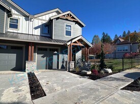39815 Pleasant St in Sandy, OR - Building Photo