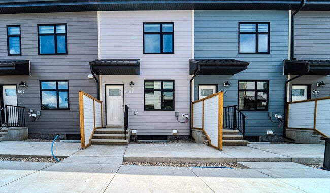 20 Masters Dr SE in Calgary, AB - Building Photo - Building Photo