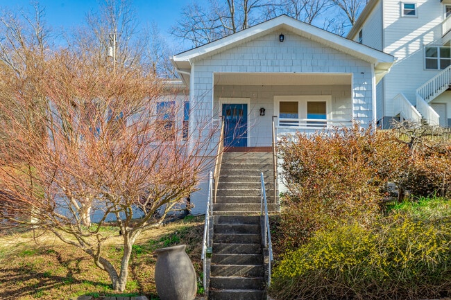 property at 516 Moonhollow Ln