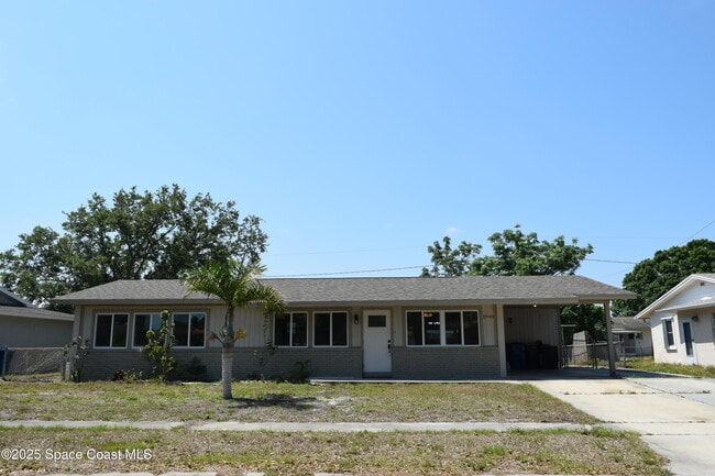 2940 Hamburg Ave NE in Palm Bay, FL - Building Photo - Building Photo