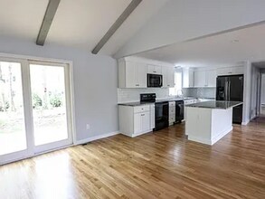 56 Overlook Dr in Framingham, MA - Building Photo - Building Photo