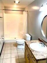 585 S Upper St, Unit 100 in Lexington, KY - Building Photo - Building Photo