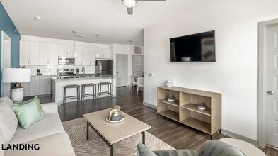 100 Wildwood Ct, Unit 534 in Birmingham, AL - Foto de edificio - Building Photo