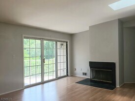 133 Rachel Ct in Franklin Township, NJ - Building Photo