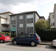 The Grand Oak Lodge in Vancouver, BC - Building Photo
