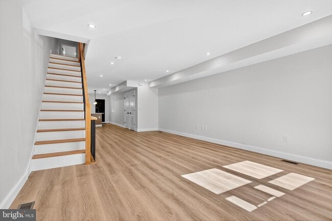 5925 Woodcrest Ave in Philadelphia, PA - Building Photo - Building Photo