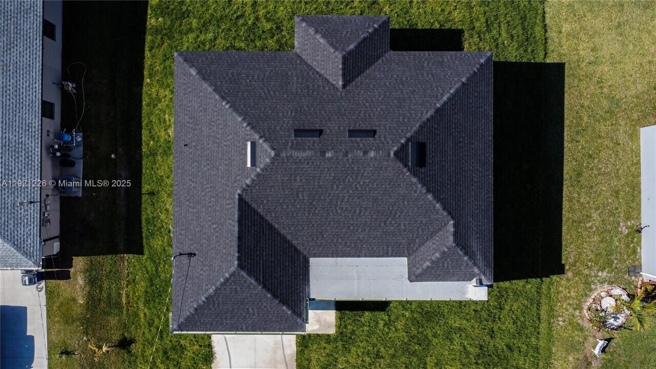 3610 22nd St SW in Lehigh Acres, FL - Building Photo