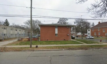 18240 Lahser Rd in Detroit, MI - Building Photo - Building Photo