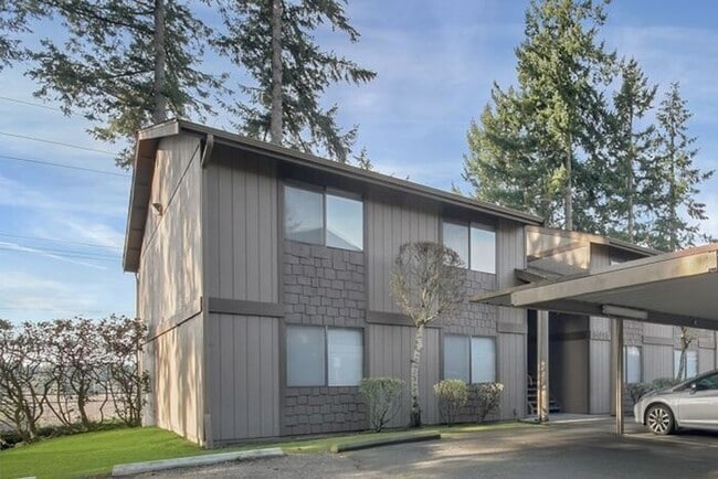 property at 5015 S Orchard St