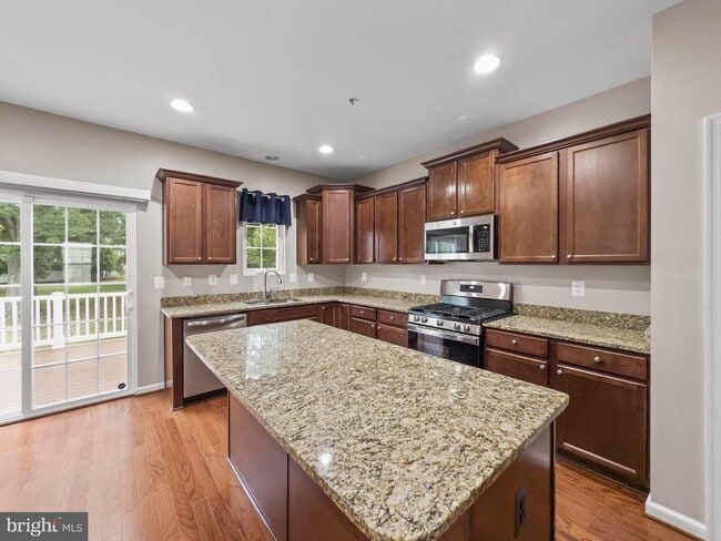 7425 Willow View Ln in Glen Burnie, MD - Building Photo - Building Photo