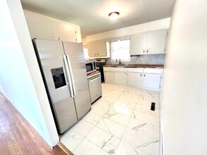 2723 Hillview Dr in New Albany, IN - Building Photo - Building Photo