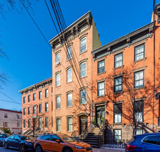 704 Bloomfield St in Hoboken, NJ - Building Photo - Building Photo