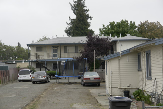 429 Smalley Ave in Hayward, CA - Building Photo - Building Photo