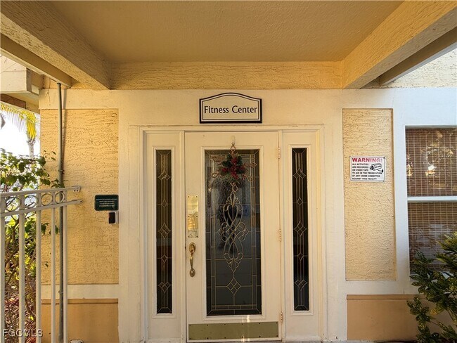 12520 Equestrian Cir in Ft. Myers, FL - Building Photo - Building Photo