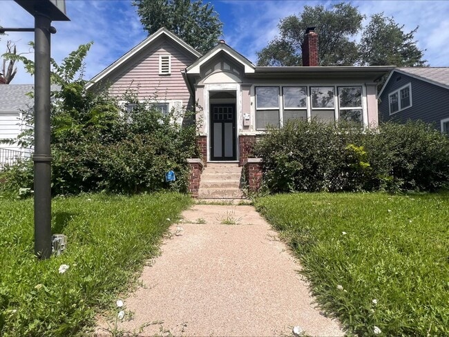 property at 843 S 60th St