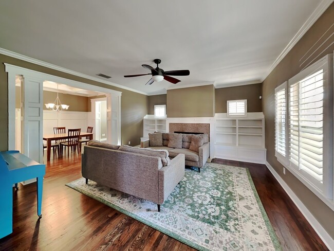 2341 Alston Ave in Fort Worth, TX - Building Photo - Building Photo