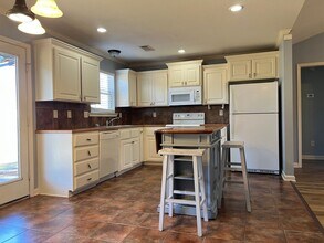 303 Boston St in Jacksonville, AR - Building Photo - Building Photo