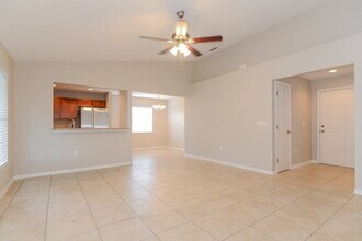 2937 Coach Lamp Rd in Mulberry, FL - Building Photo - Building Photo