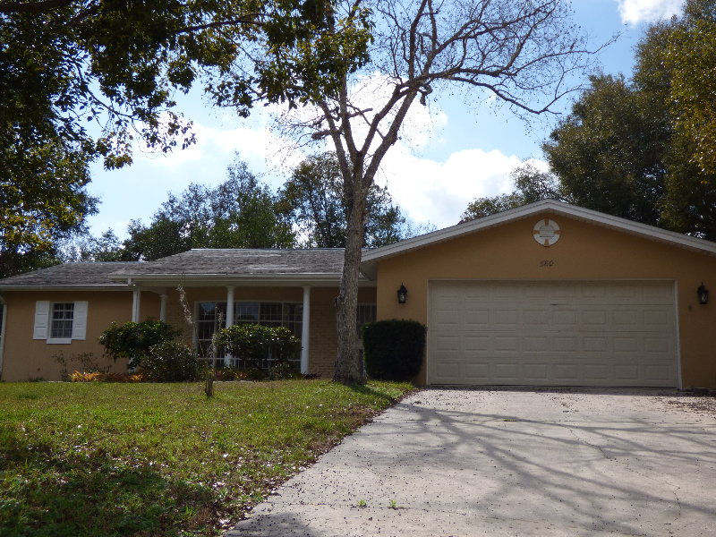 880 E Lehigh Dr in Deltona, FL - Building Photo