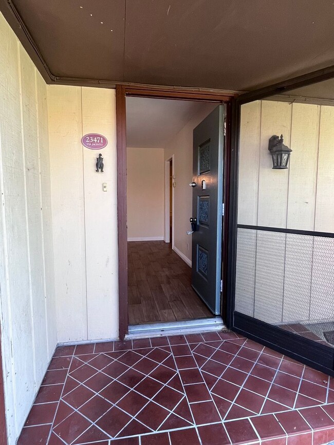 23471 Via Jacinto in Laguna Hills, CA - Building Photo - Building Photo