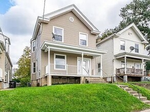 3552 Woodburn Ave in Cincinnati, OH - Building Photo - Building Photo