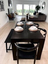 5630 Vantage Ave in Valley Village, CA - Foto de edificio - Building Photo