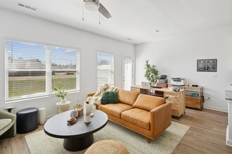 Elio at Research Park in Huntsville, AL - Building Photo - Building Photo