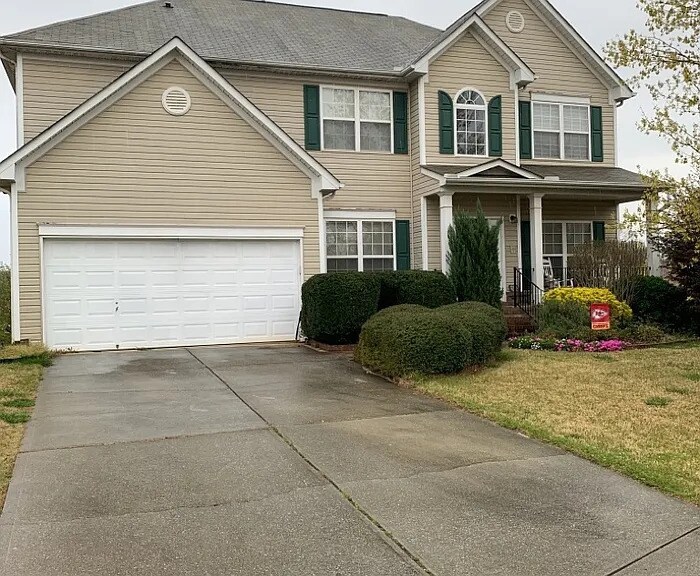 5 Hawkhurst court in Simpsonville, SC - Building Photo