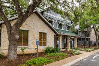 Rock Canyon Apartments in San Antonio, TX - Foto de edificio - Building Photo