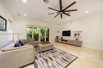 3050 Elizabeth St in Miami, FL - Building Photo - Building Photo