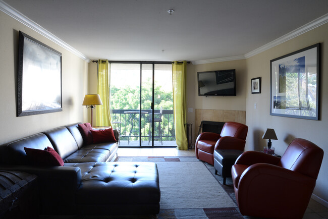 property at 7320 Hawthorn Ave