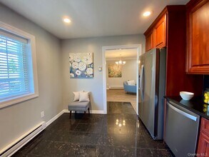 1314 Smithtown Ave in Bohemia, NY - Building Photo - Building Photo