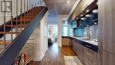 205 Manning Ave in Toronto, ON - Building Photo - Building Photo