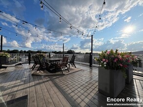 1 Everett St, Unit 4 in Boston, MA - Building Photo - Building Photo