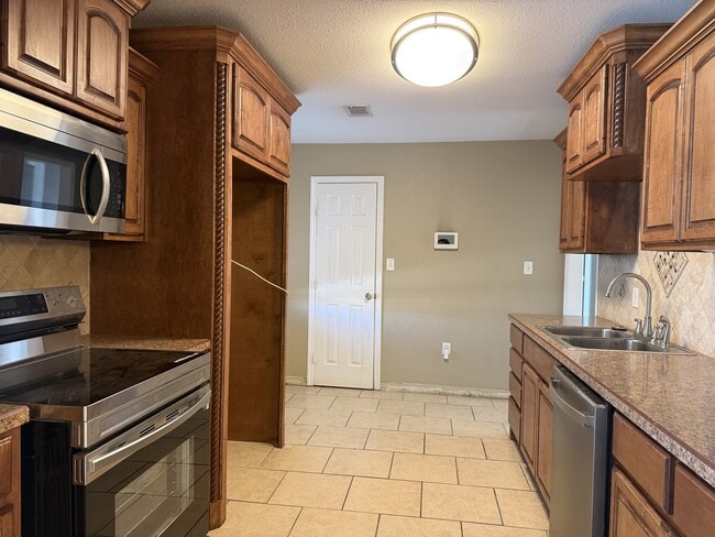 3403 Thomas Ave in Midland, TX - Building Photo - Building Photo