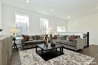 402 Neubauer Circle in Lindenhurst, IL - Building Photo - Building Photo