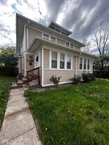 3851 Broadway St in Indianapolis, IN - Building Photo